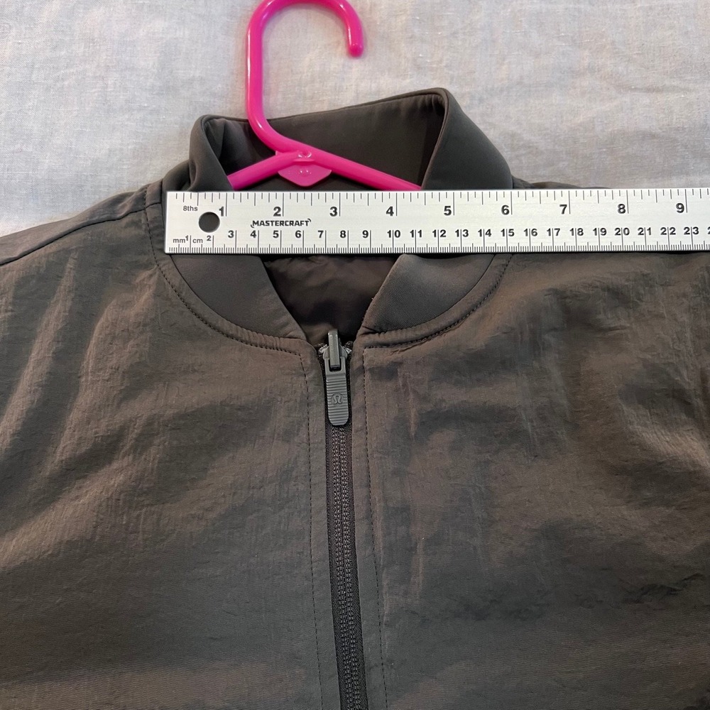 Lululemon Women's Reversible Bomber Jacket Dark Green Full Zip Activewear Size 6 - Picture 13 of 14